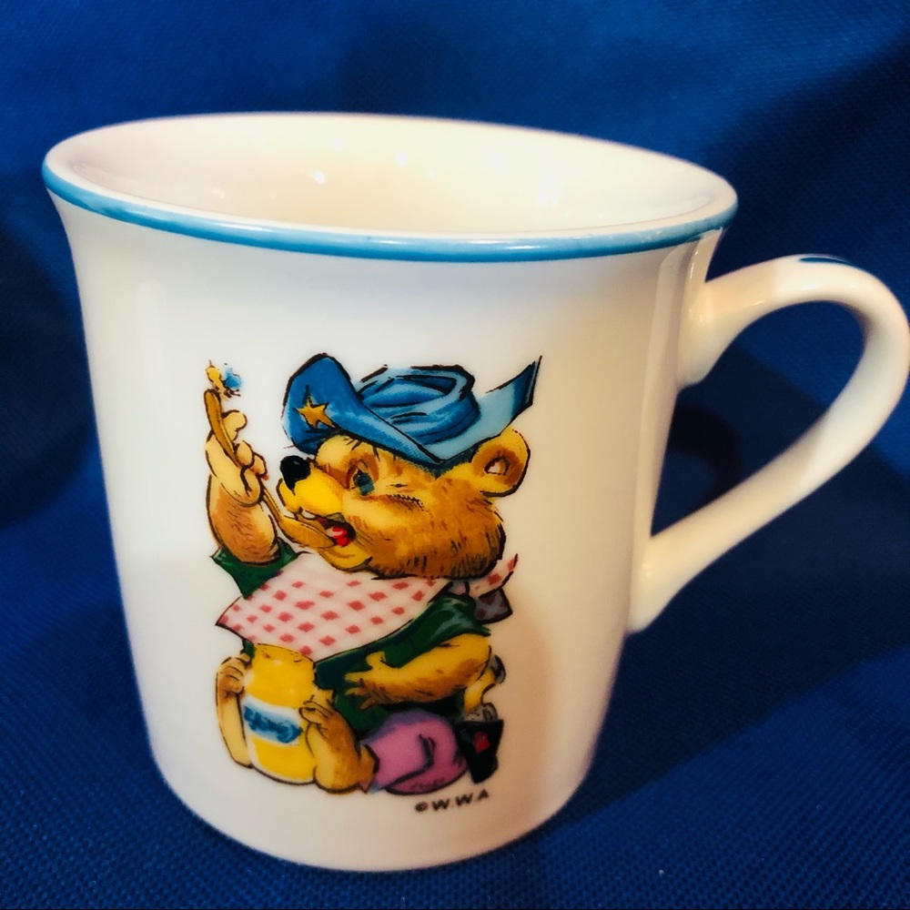 COPY - Table Talk World Wide Arts Japan:  Child's Cup / Mug Vintage Honey Bear